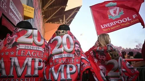 Shearer Prediksi Liverpool Masih Jadi Tim yang Dikejar