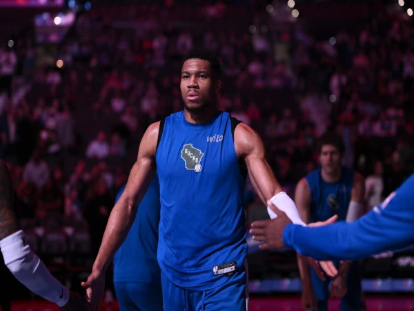 Giannis Antetokounmpo Masih Memantau Pergerakan Bucks di Free Agency