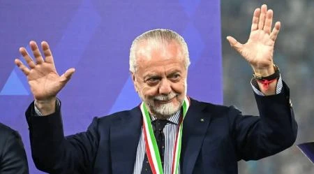 Presiden Napoli: Kami Bakal Beli Banyak Pemain