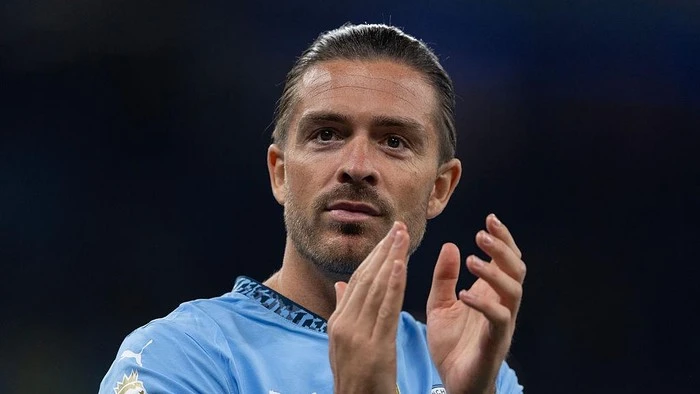 Sah! Grealish Resmi Dipinjamkan ke Everton  