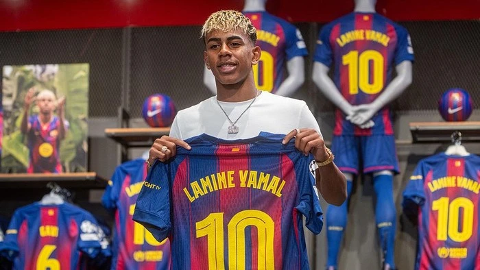 De La Fuente: Yamal Mesti Bercermin pada Messi