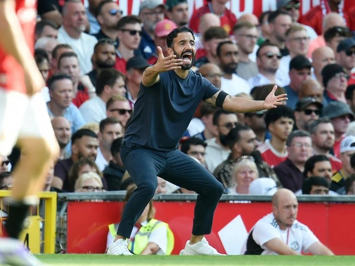 Eks Pemain Liverpool: Skuad MU Bisa Bersaing, Masalahnya di Amorim!