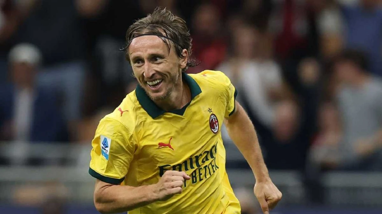 Beroperasi di lini tengah, Modric menjelma menjadi jenderal lapangan bagi AC Milan, tak ubahnya Pirlo di era kejayaannya