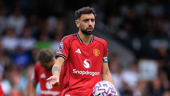 Bruno Fernandes Singgung Nama Totti Saat Menjawab Kritik Minim Trofi di MU